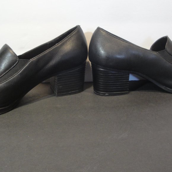 Mootsies Tootsies Black Low Heeled Slip On  Size 6.5 Medium - Picture 2 of 16